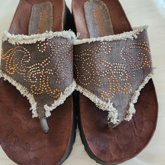 NUC Skechers platform sandle with suede sole. Size 8 - Picture 3 of 8